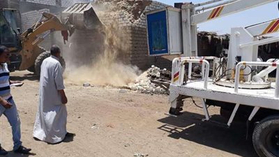 إزالة 14 حالة تعد على الأراضي الزراعية بمركز الزقازيق