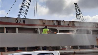 استمرار النشاط بميناء الإسكندرية وسط إجراءات احترازية مشددة