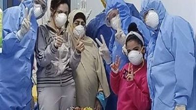 والدة الطفلة 