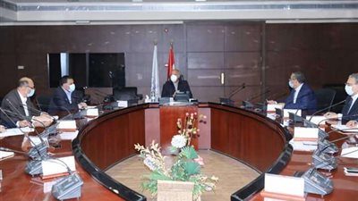 وزير النقل يتابع آخر مستجدات مشروع إعادة تأهيل  خط سكة حديد قنا/ سفاجا /أبو طرطور