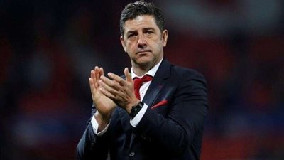 عاجل.. الأهلي يتوصل لاتفاق مع روي فيتوريا لتدريب الفريق