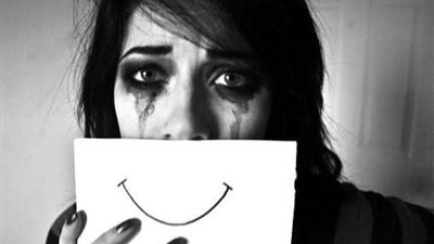 بعد زيادة حالات الانتحار.. تعرف على أعراض الإصابة بالاكتئاب وعلاجها