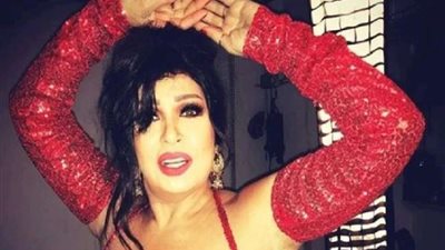 وصلة رقص هستيري.. فيفي عبده تفاجئ جمهورها بفيديو جرئ