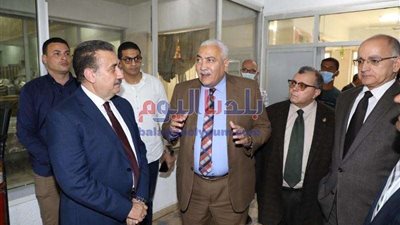 محافظ المنوفية يشهد اصطفاف معدات التطهير والتعقيم أمام الإستاد الرياضي