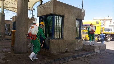 بالصور.. ميناء الإسكندرية يكثف عمليات التطهير والتعقيم للمباني والسفن