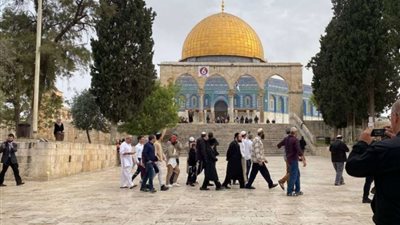 مستوطنون إسرائيليون يقتحمون المسجد الأقصى فى حماية شرطة الاحتلال الإسرائيلى