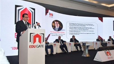 وزير التعليم العالي يفجر مفاجأة بشأن علاج كورونا