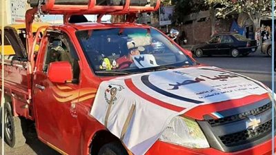 سيارات تجوب شوارع الإسكندرية لحث المواطنين على البقاء في المنازل خلال فترة الحظر 