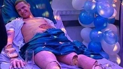 زوجة تقطع زوجها وتأكله مع صديقاتها احتفالا بطلاقهم