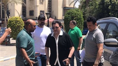 وصول هاني شاكر وحسن شاكوش لمقر انعقاد مؤتمر اعتذار مطرب المهرجانات لنقابة الموسيقيين