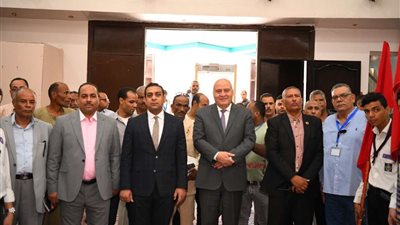 خلال اللقاء الجماهيري الثاني.. محافظ قنا يبحث شكاوي اكثر من 200 مواطن بقوص