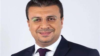 وفاة والدة زوجة الإعلامي عمرو الليثي