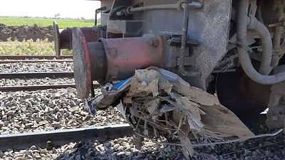 حقيقة اصطدام قطارين بالسكة الحديد