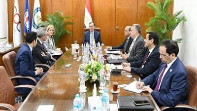 وزير البترول يبحث مع رئيس شركة سكاتك النرويجية التعاون في مشروعات الطاقة الخضراء