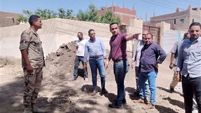 رئيس مدينة دشنا يتابع أعمال رفع كفاءة مركزي شباب فاو بحري والعطيات