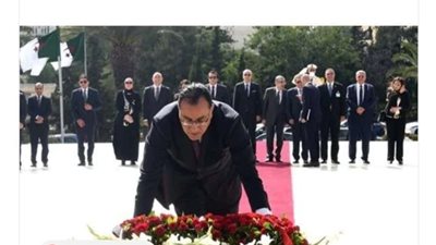 مدبولى يزور مقام الشهيد بالعاصمة الجزائرية ويضع إكليلا من الزهور تكريما لأرواح الشهداء