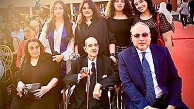 فريد الديب يحضر حفل تخرج حفيدته نجلة الفنان تامر عبدالمنعم