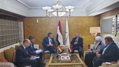 وزير النقل يقرر صرف 50 ألف جنيه إعانة لأبناء ضحية حادث قطار البحيرة