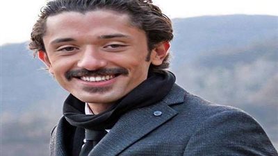 تنفيذا لوصية أبيه.. كريم محمود عبد العزيز يسمى مولودته الجديدة