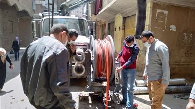 توزيع مهمات الوقاية من كورونا على العاملين بشركة مياه القليوبية