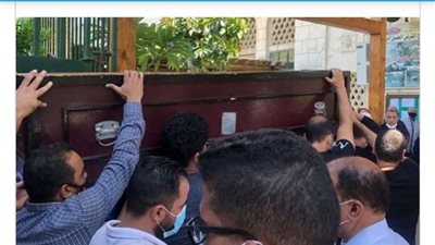 الفلسطينيين يشيعون جنازة شاب فلسطيني في حنين