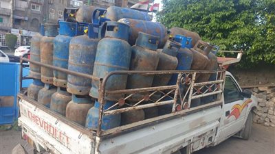 السيطرة علي حريق نشب بسيارة نقل محملة بأسطوانات بوتاجاز بسوهاج