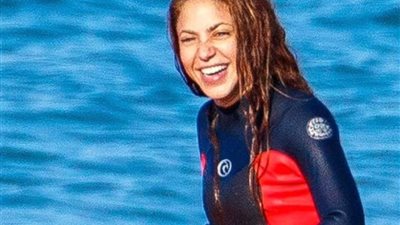 بعد انفصالها عن بيكيه.. شاكيرا تستمتع بالشمس وركوب الأمواج فى أحدث ظهور| صور