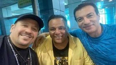 أبرزهم إيهاب توفيق.. احتفالات ثورة يونيو تجمع نجوم التسعينات في صورة تذكارية في أسيوط 