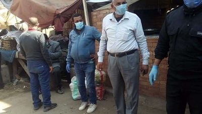 فض أسواق بهتيم لمنع انتشار كورونا بشبرا الخيمة