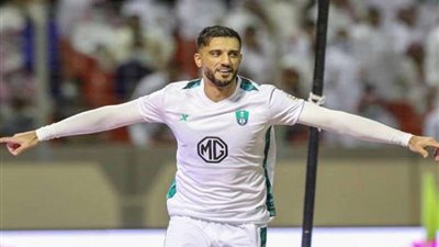 عمر السومة خارج حسابات الأهلي بفرمان من سواريش