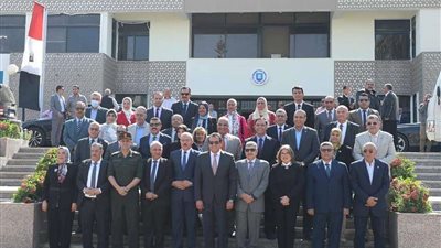 «عبدالغفار» يضع حجر الأساس لمستشفى طب وجراحة الأطفال والعيادات الخارجية الجديدة بالجامعة