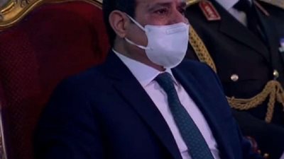 الرئيس السيسي يستمع لشرح تفصيلى من وزير النقل.. ويتفقد محطة عدلي منصور