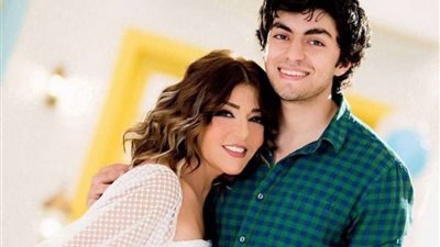 شاهد.. سميرة سعيد ترقص مع نجلها على 