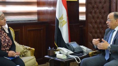وزير التنمية المحلية يبحث مع مسئولة برنامج الأغذية دعم الأسر المتضررة من تداعيات كورونا