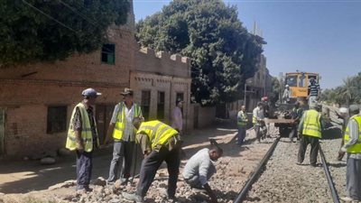 غلق 12 معبر سكة حديد غير شرعي بدشنا