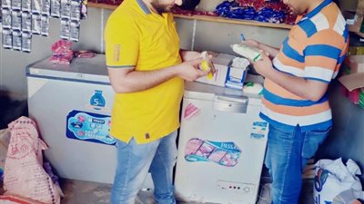 ضبط طن ونصف سكر تمويني و700 كيلو طيور مجمدة مجهولة المصدر بالبحيرة