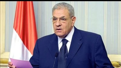 محلب: لولا مشروعات الطرق والكباري لأصيبت العاصمة بشلل تام