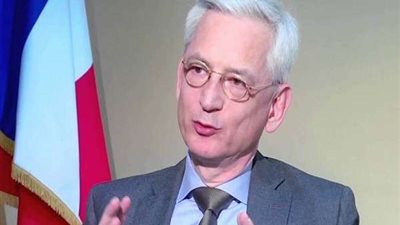 سفير فرنسا: باريس تعطي الأولوية لتصدير القمح  لمصر