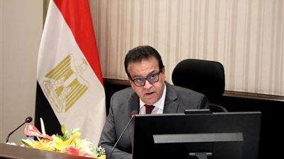 «عبدالغفار» يناقش مقترحا لإطلاق مبادرة لخفض معدلات الولادة القيصرية