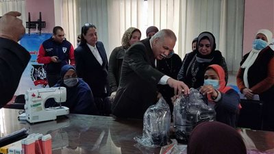 محافظ المنيا: تعيين 490 شابا بالقطاع الخاص.. والتفتيش على 352 منشأة