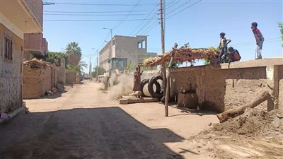 رفع جميع تراكمات القمامة والاشغالات بنجع طلحة بمدينة دشنا