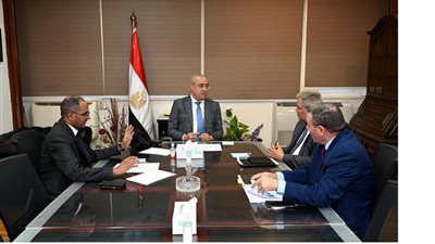 الإسكان: نسعى لنقل وتوطين التكنولوجيا الحديثة لمحطات تحلية المياه وللصناعات المغذية لها