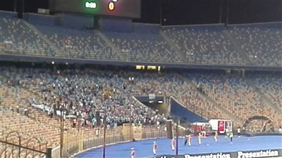 يا شلبي ارفع ايدك .. جماهير المحلة تهاجم مدحت شلبي قبل انطلاق نهائي كأس الرابطة