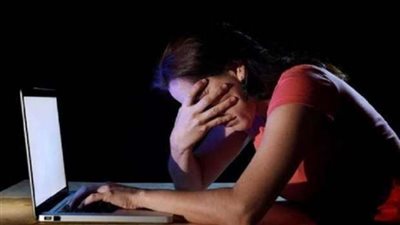 لاتهامه بابتزاز للسيدات.. ضبط شخص يُهدد سيدة بصور شخصية على «فيس بوك»