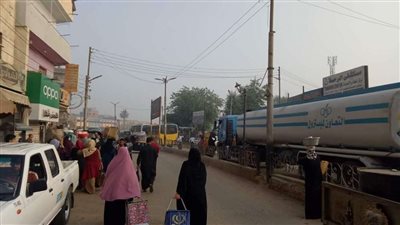 فض السوق الأسبوعي بشبين القناطر للحد من انتشار كورونا