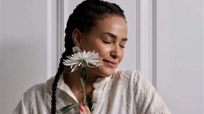 باللون الأبيض الملائكي هند صبري تهنئ متابعينا بحلول عيد الأضحى