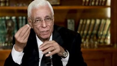 حسام موافي يكشف أسباب الشعور بالألم خلف الرأس والقيء