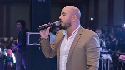 محمود العسيلي: كورونا خداع للبشرية (تفاصيل)