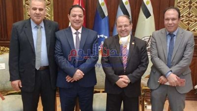 قائد المنطقة المركزية يكرم هيئة إسعاف المنوفية