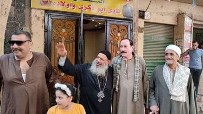 من باب المودة والرحمة.. قبطى يُضحى بـ3 عجول في العمرانية